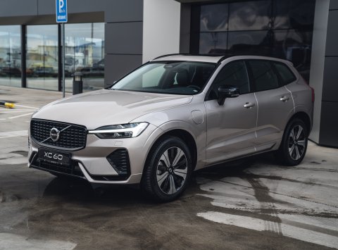 Volvo XC60 T6 eAWD Plus Dark